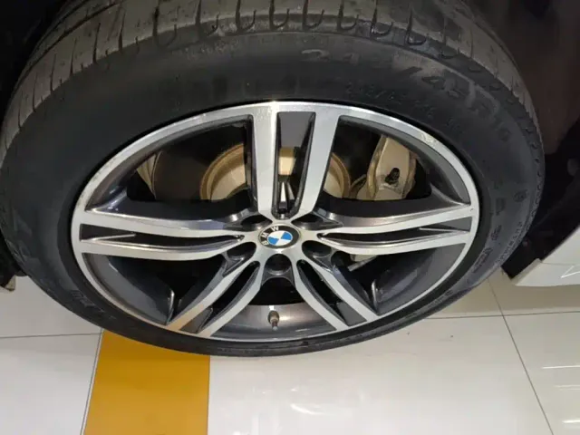 BMW 5 Series — Фото автомобиля 22