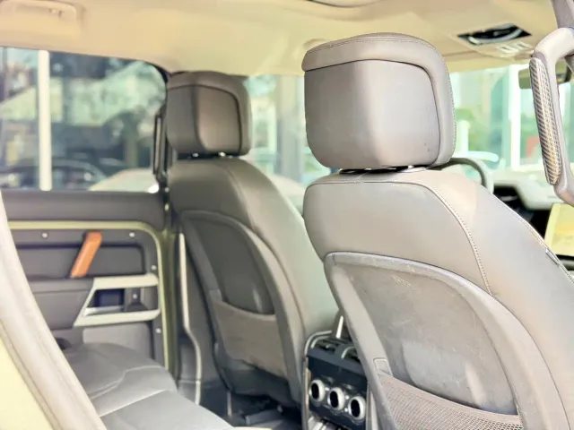 Land Rover Defender — Фото автомобиля 27
