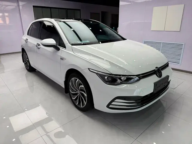 Volkswagen Golf — Фото автомобиля 6