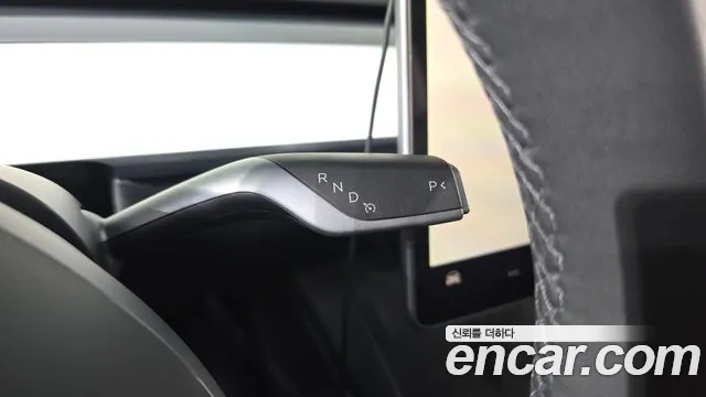 Tesla Model Y — Фото автомобиля 5