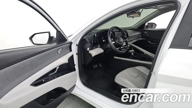 Hyundai Avante CN7 — Фото автомобиля 15