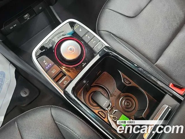 Kia Niro — Фото автомобиля 8