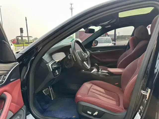 BMW 5 Series — Фото автомобиля 2
