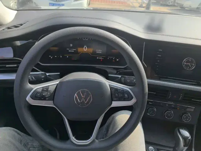 Volkswagen Passat — Фото автомобиля 9