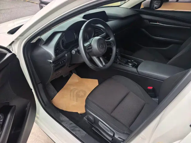 Mazda Axela — Фото автомобиля 6