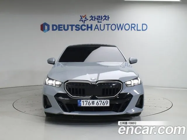 BMW 5 Series G60 — Фото автомобиля 3