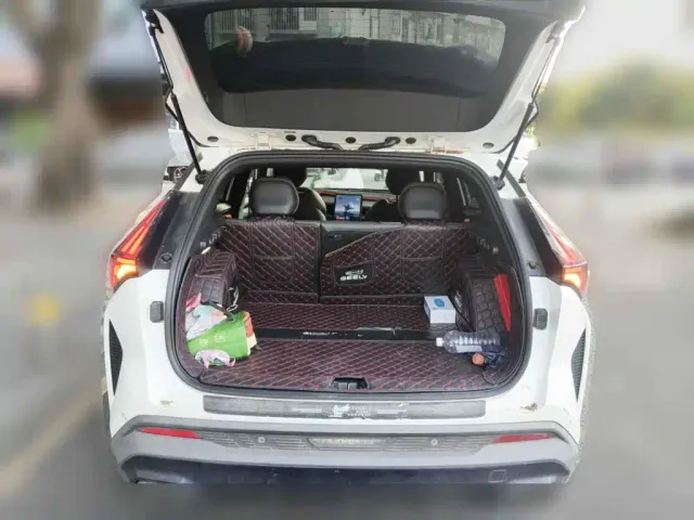 Geely Boyue — Фото автомобиля 5