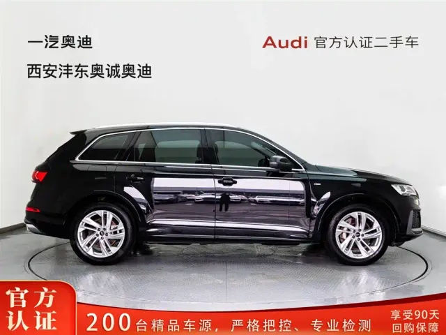 Audi Q7 — Фото автомобиля 3