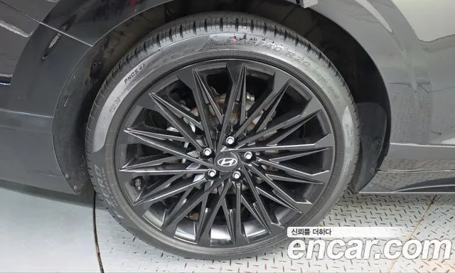 Hyundai Grandeur GN7 — Фото автомобиля 5
