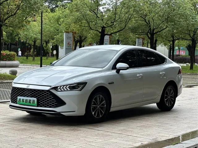 Фотография автомобиля — BYD Qin PLUS