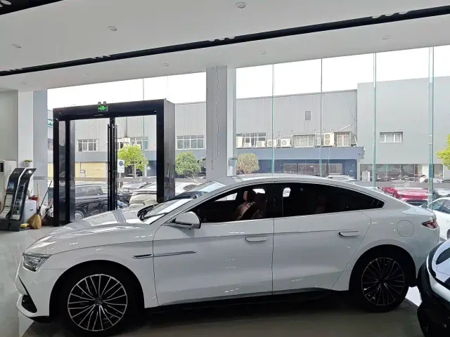 BYD Han — Фото автомобиля 3
