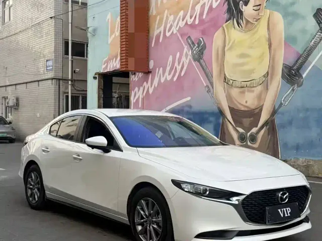 Mazda Axela — Фото автомобиля 3