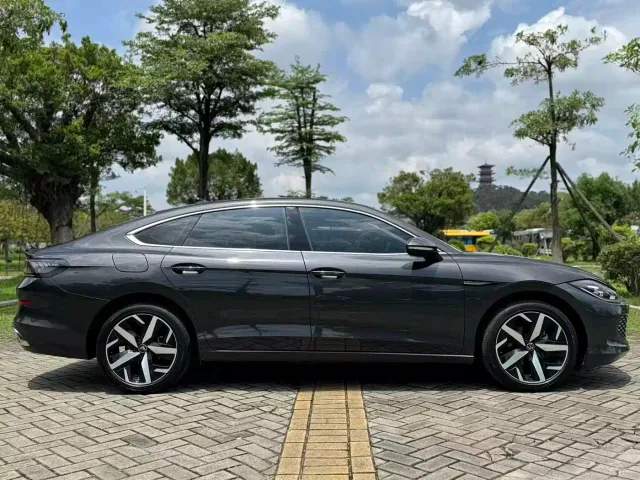 Volkswagen Lamando — Фото автомобиля 7