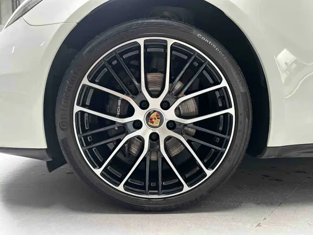 Porsche Panamera — Фото автомобиля 10