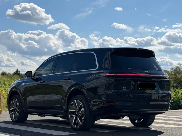Li Auto L9 — Фото автомобиля 6