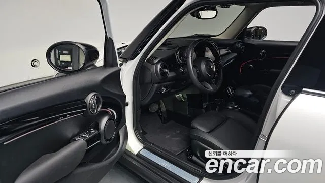 Mini Cooper Cooper 5 дверей Classic — Фото автомобиля 10