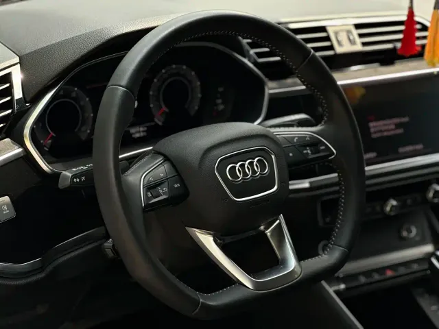 Audi Q3 — Фото автомобиля 5