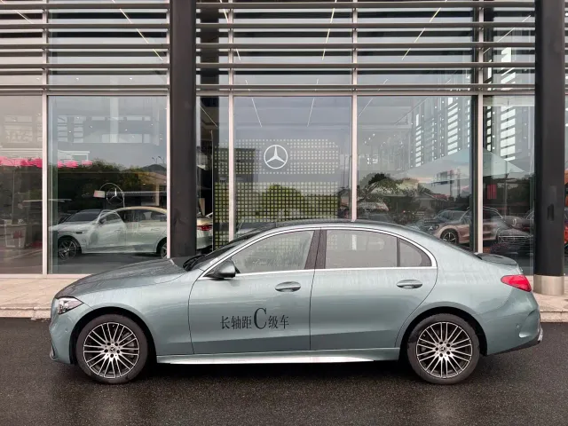 Mercedes-Benz C-Class — Фото автомобиля 3