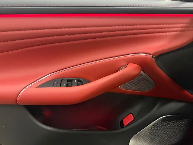 Xiaomi SU7 — Фото автомобиля 4