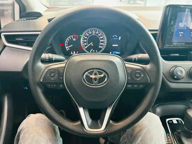 Toyota Corolla — Фото автомобиля 10