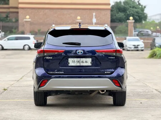 Toyota Highlander — Фото автомобиля 6