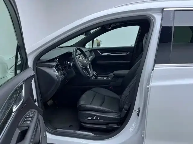 Cadillac XT5 — Фото автомобиля 9