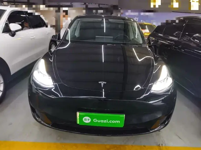 Tesla Model Y — Фото автомобиля 2
