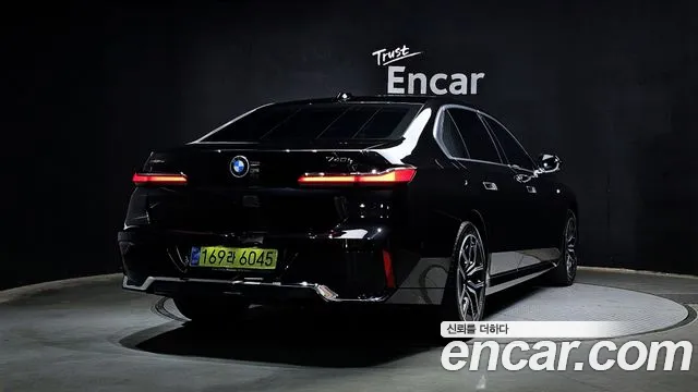 BMW 7-Series 7 серия (G70) 740i xDrive M Sport — Фото автомобиля 2