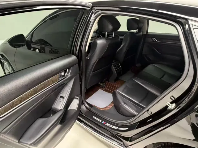 Honda Accord — Фото автомобиля 13