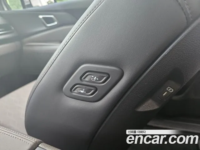 Kia Carnival Generation 4 — Фото автомобиля 14