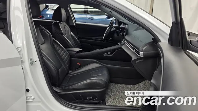Hyundai AVANTE Avante (CN7) — Фото автомобиля 11