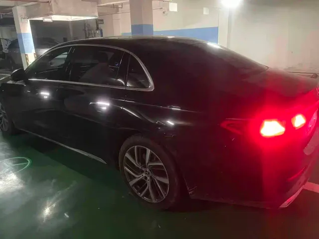 Mercedes-Benz E-Class — Фото автомобиля 9