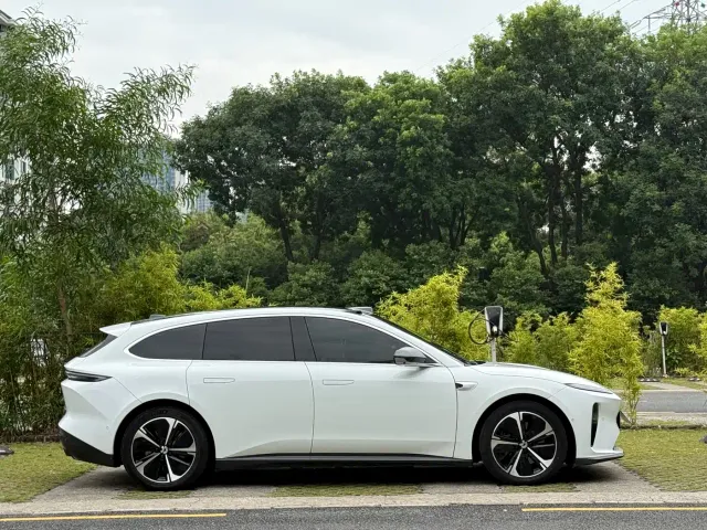 Nio ET5 Touring — Фото автомобиля 6