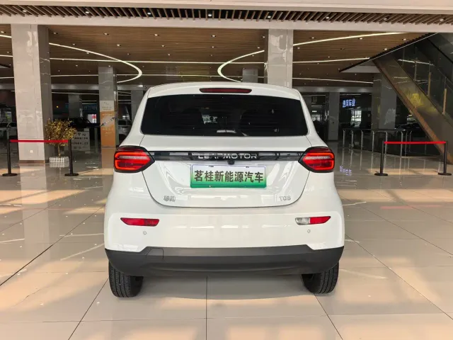 Leapmotor T03 — Фото автомобиля 14