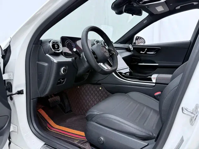Mercedes-Benz C-Class — Фото автомобиля 4