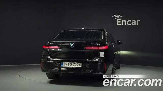BMW 7 Series G70 — Фото автомобиля 4