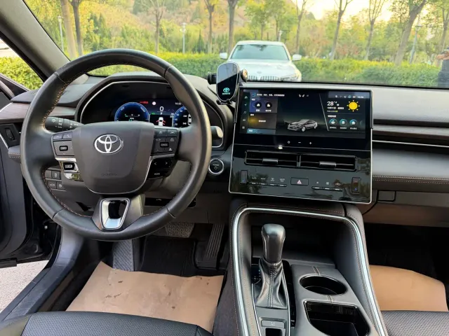 Toyota Avalon — Фото автомобиля 12