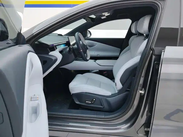Lynk & Co Z10 — Фото автомобиля 9