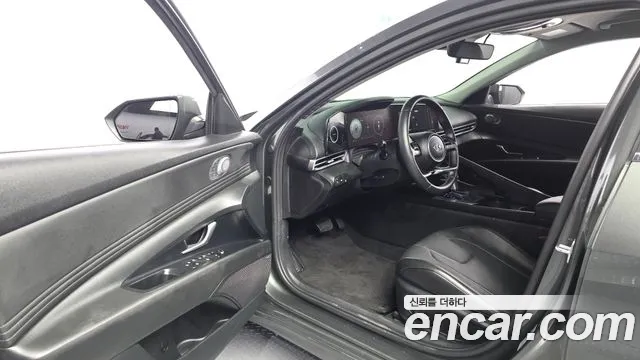 Hyundai Avante CN7 — Фото автомобиля 9