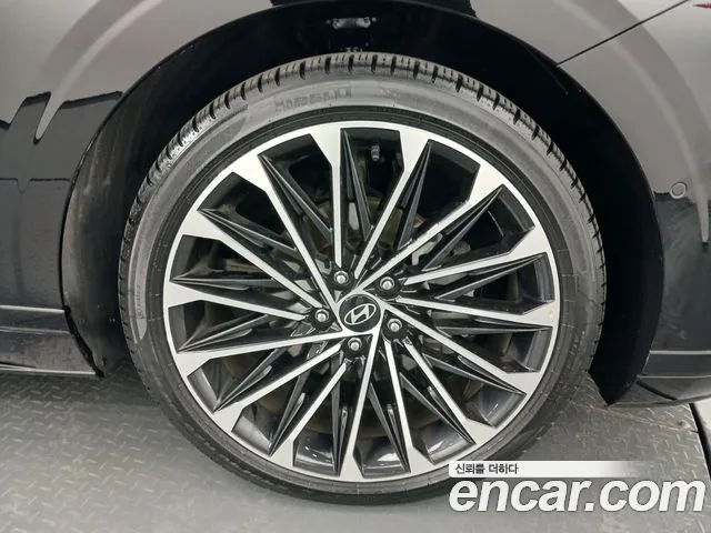 Hyundai Grandeur GN7 — Фото автомобиля 6