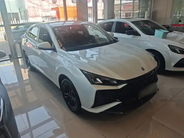 Dongfeng Yixuan — Фото автомобиля 3