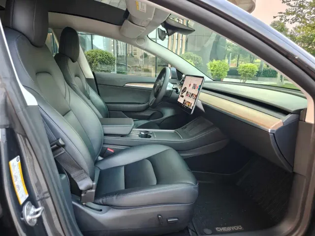 Tesla Model 3 — Фото автомобиля 6