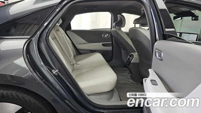 Hyundai Ioniq 6 — Фото автомобиля 12