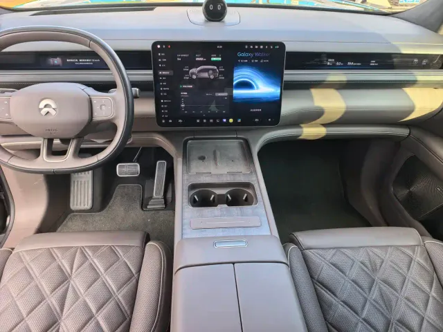 Nio ES8 — Фото автомобиля 14
