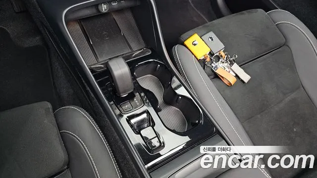 Вольво XC40 B4 Black Edition — Фото автомобиля 3