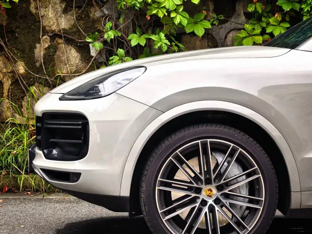 Porsche Cayenne — Фото автомобиля 8