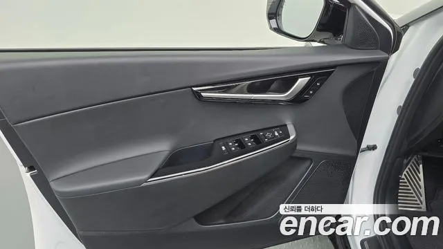 Kia EV6 — Фото автомобиля 20