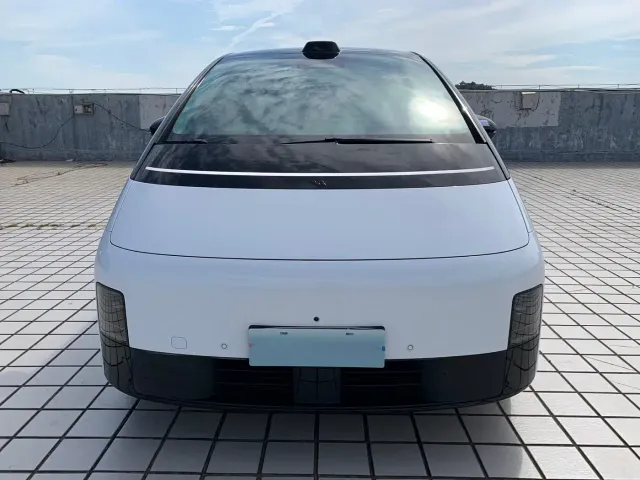 Li Auto MEGA — Фото автомобиля 2