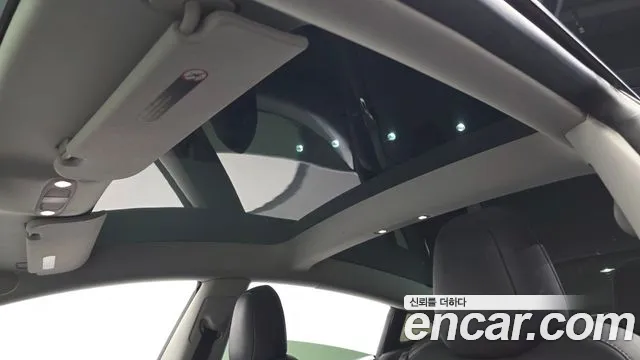 Tesla Model 3 — Фото автомобиля 19
