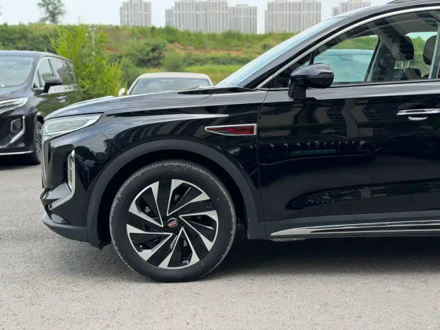 Hongqi HS7 PHEV — Фото автомобиля 5